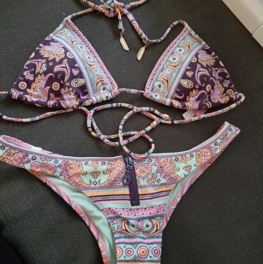 Never worn Victoria's Secret Bikini